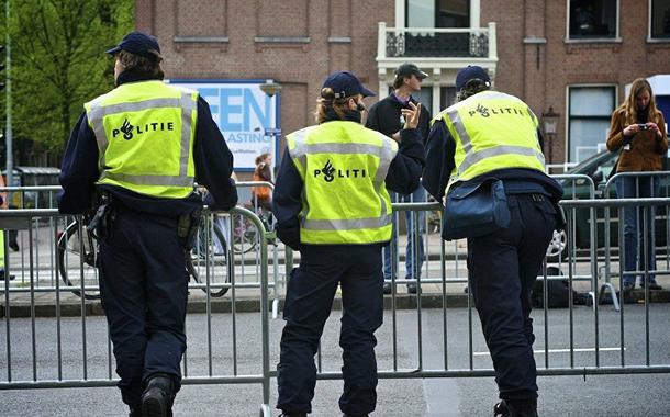 Holanda: 3 pessoas são esfaqueadas em rua comercial de Haia