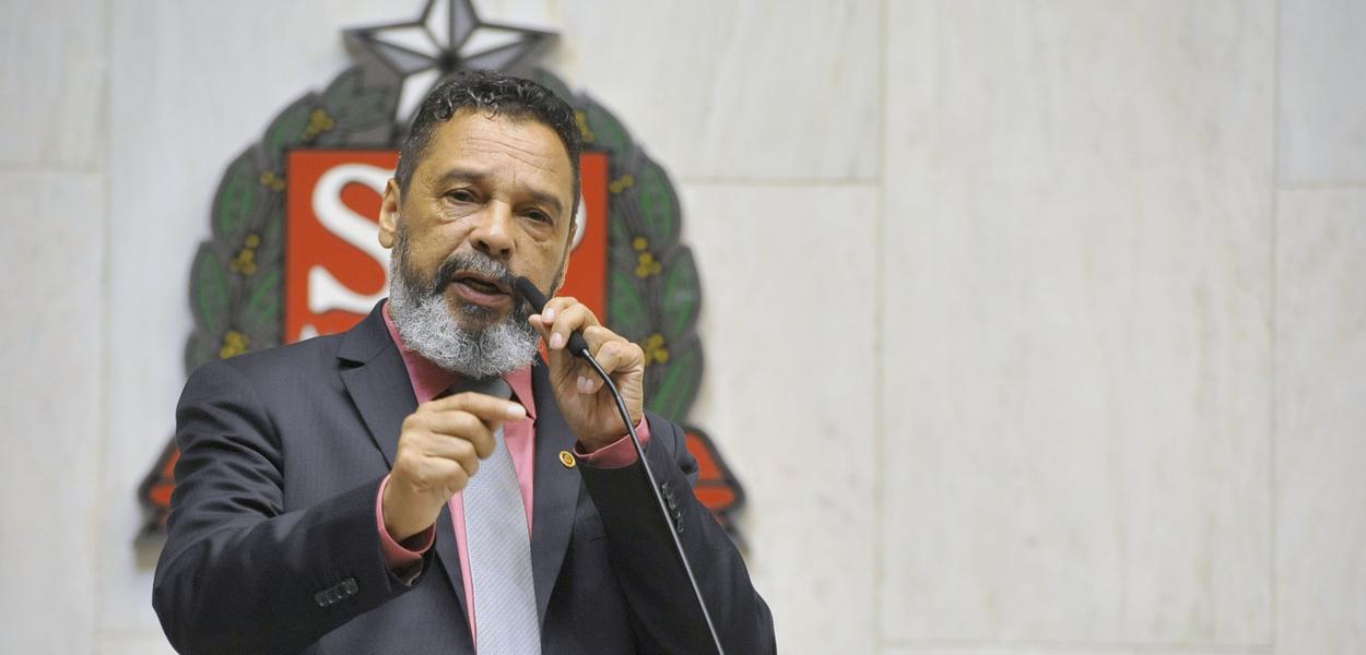 Líder do PT na Alesp, deputado Teonilio Barba