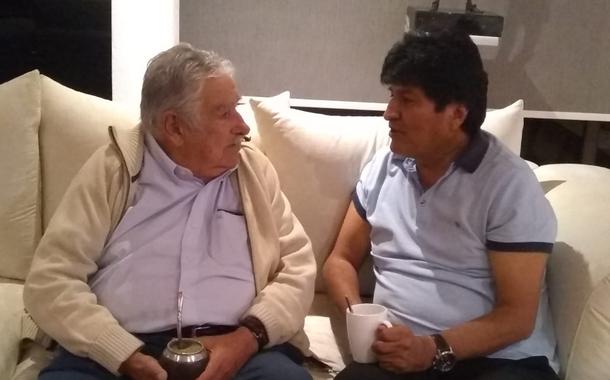 Ex-presidente do Uruguai Pepe Mujica visita ex-presidente da Bolívia Evo Morales