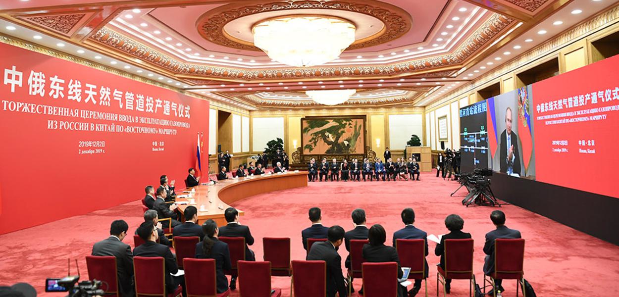 China e Rússia lançam gasoduto