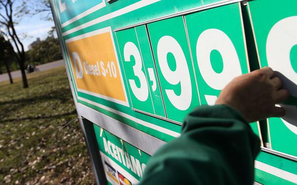  Postos do DF comeÃ§am a ajustar os preÃ§os do diesel com a reduÃ§Ã£o de R$ 0,46