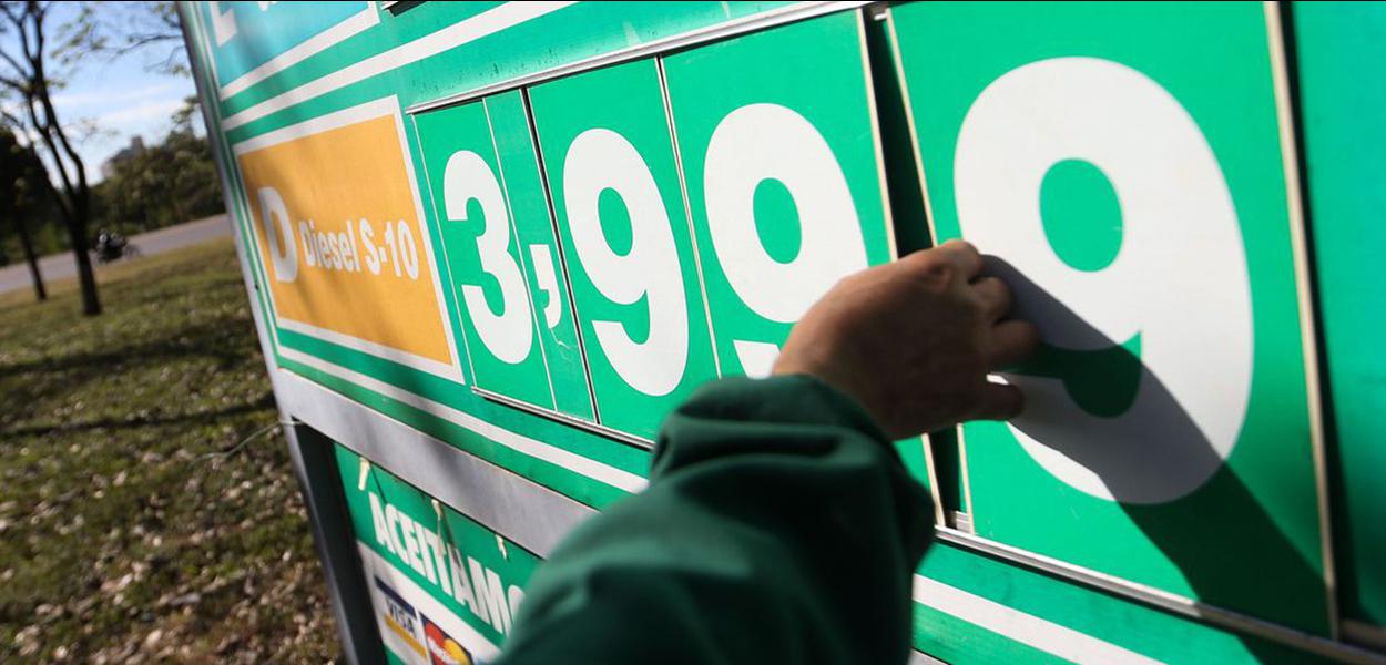  Postos do DF comeÃ§am a ajustar os preÃ§os do diesel com a reduÃ§Ã£o de R$ 0,46