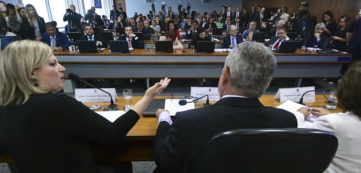 A deputada Joice Hasselmann na CPI das fake news