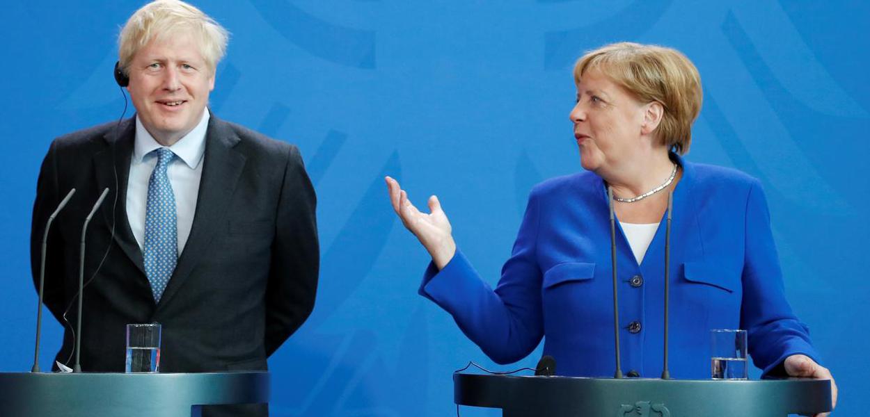 Boris Johnson  e Angela Merkel