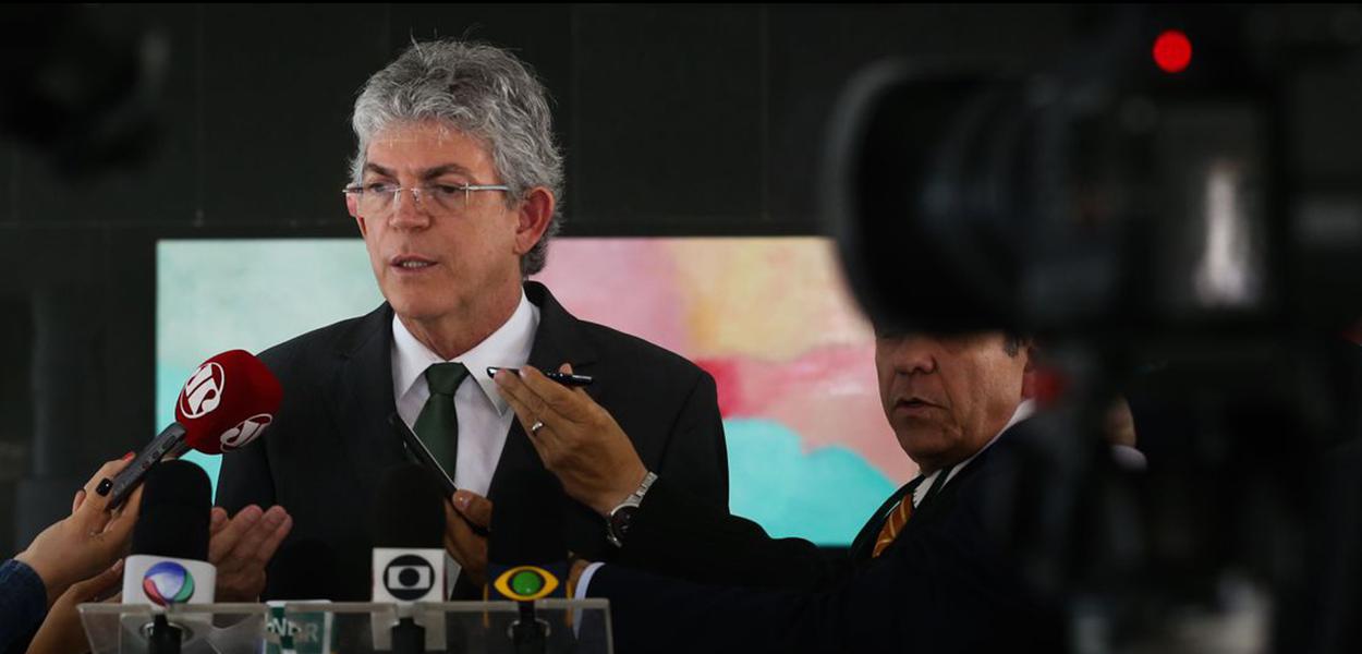 BrasÃ­lia - Governador da ParaÃ­ba, Ricardo Vieira Coutinho, fala Ã¡ imprensa apÃ³s reuniÃ£o com o presidente Michel Temer, no PalÃ¡cio do Planalto (Antonio Cruz/AgÃªncia Brasil)