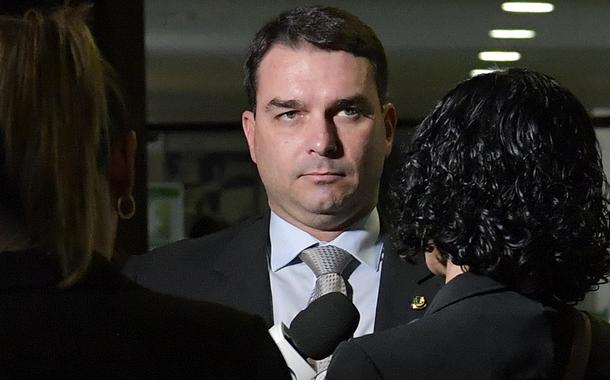 Senador Flávio Bolsonaro (PSL-RJ) concede entrevista.  \r\rFoto: Marcos BrandÃ£o/AgÃªncia Senado