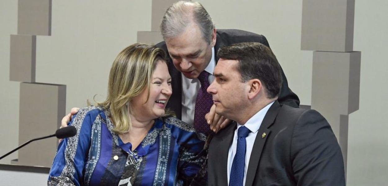 Joice Hasselmann, Flávio Bolsonaro e Tasso Jereissati