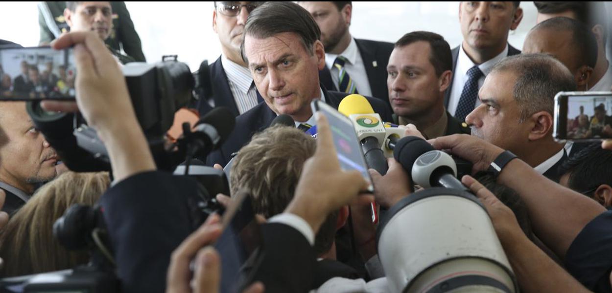 O presidente Jair Bolsonaro em coletiva no palácio da Alvorada.