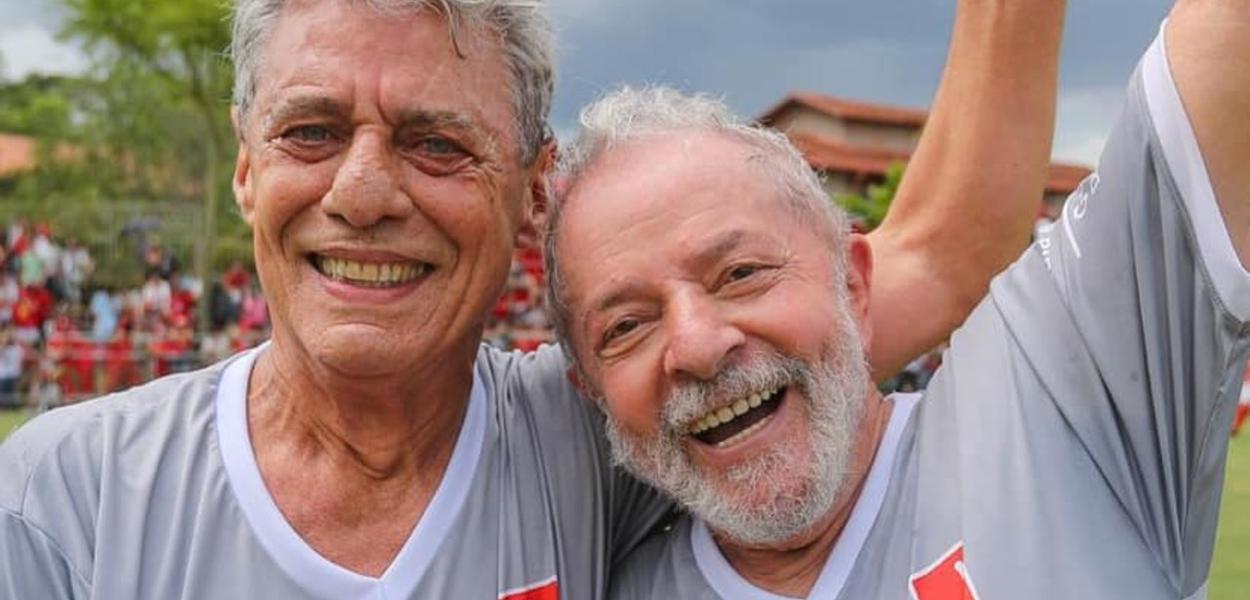 Chico Buarque e o ex-presidente Luiz Inácio Lula da Silva