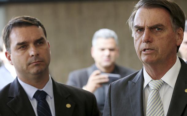Flavio Bolsonaro e Jair Bolsonaro