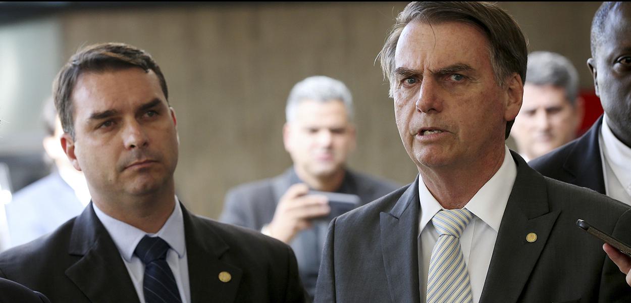 Flavio Bolsonaro e Jair Bolsonaro