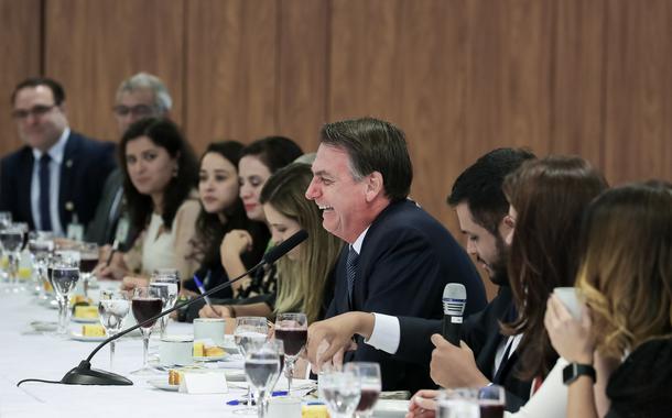 Jair Bolsonaro em café da manhã com jornalistas