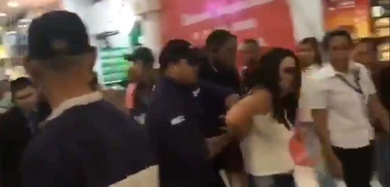Shopping Pátio Maceió acusado de transfobia