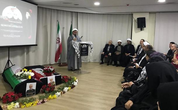 O Sheik Rodrigo Jalloul conduz o ato de solidariedade ao Irã