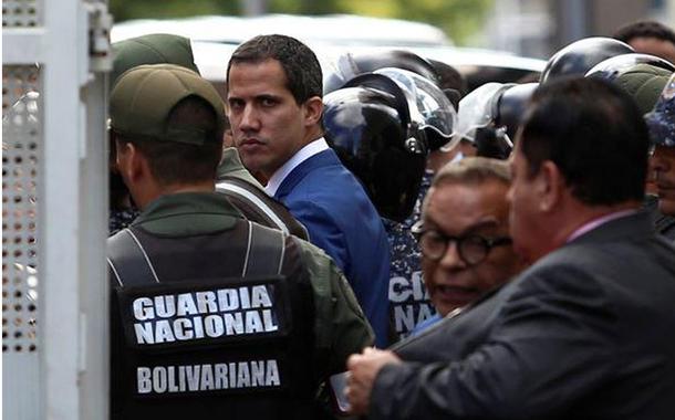 Guaidó chega para cerimônia no Congresso em Caracas 05/01/2020