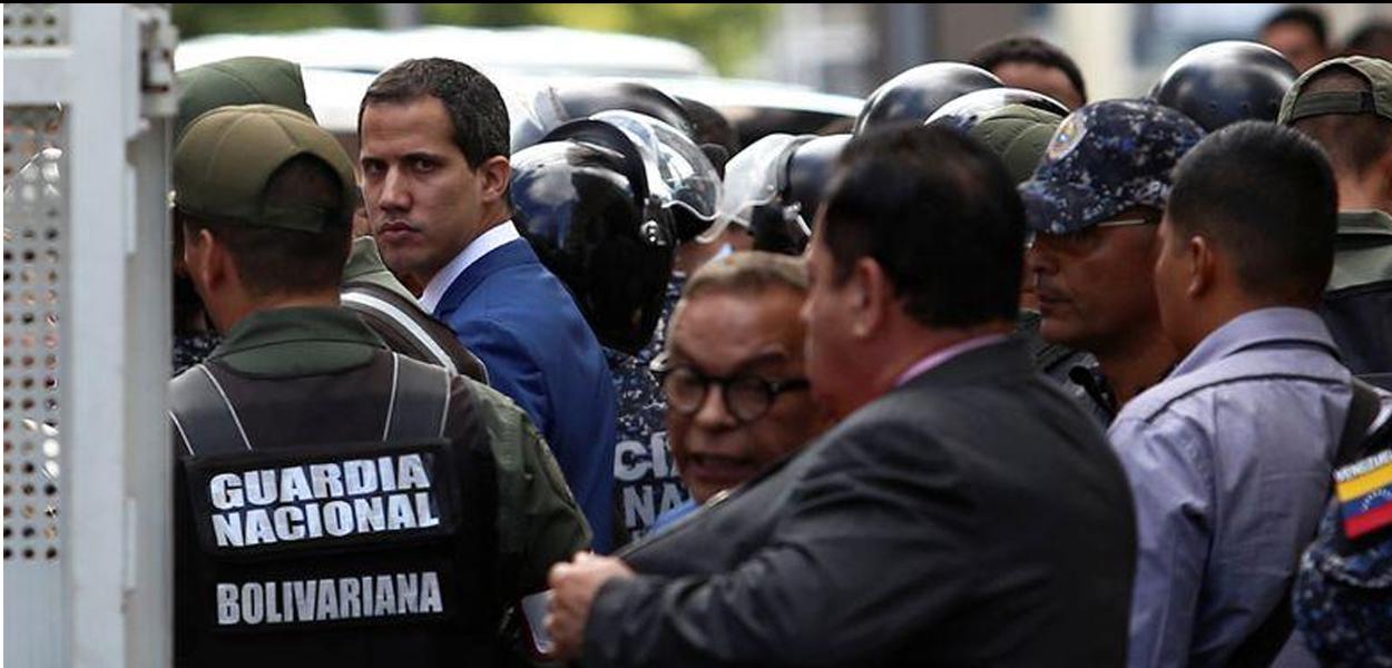 Guaidó chega para cerimônia no Congresso em Caracas 05/01/2020