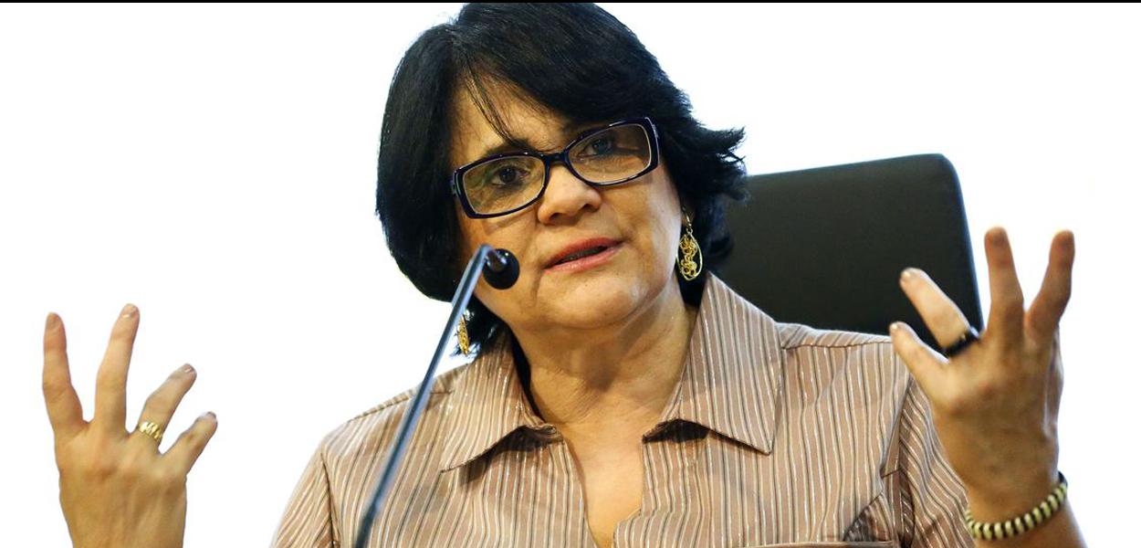 A ministra das Mulheres, Família e Direitos Humanos, Damares Alves, durante evento em comemoração ao Dia Nacional do Cigano.