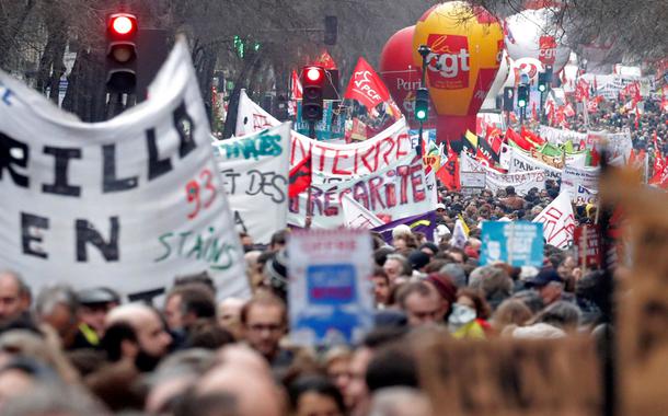 Protesto de sindicatos franceses contra reforma da PrevidÃªncia em Paris09/01/2020REUTERS/Charles Platiau