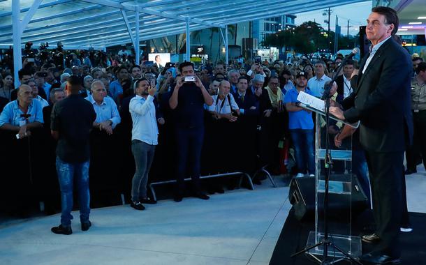 Jair Bolsonaro durante inauguração em Santos (SP)