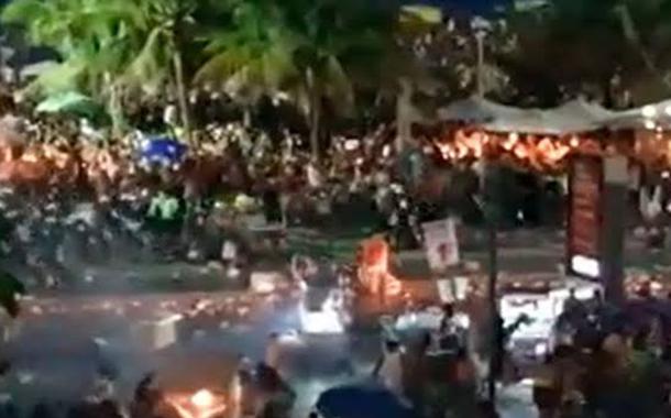 Repressão policial durante os preparativos carnavalescos