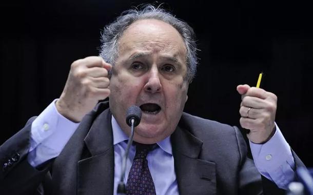 Cristovam: “Como a esquerda elegeu a direita no Brasil”.