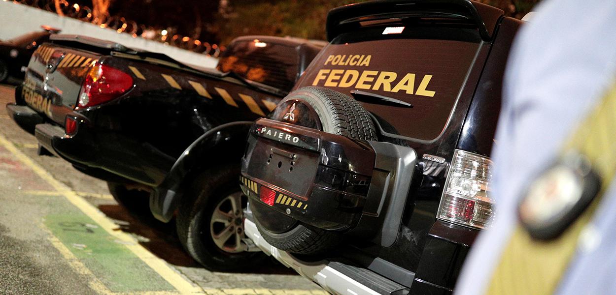 Carros da Polícia Federal