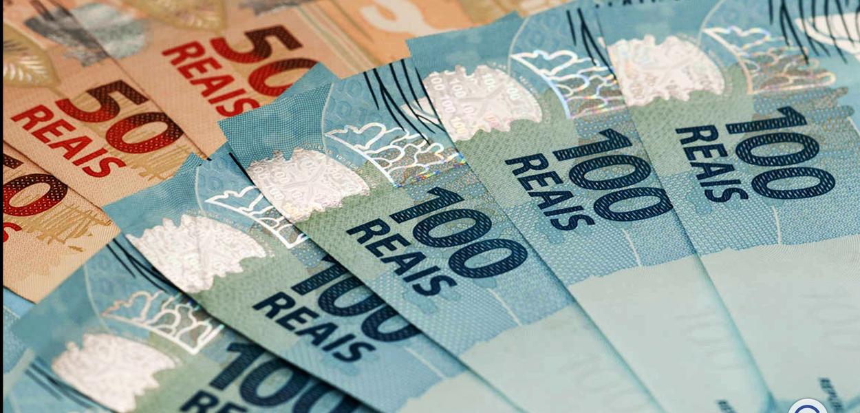 Jair Bolsonaro acompanhado do Ministro da Economia Paulo Guedes