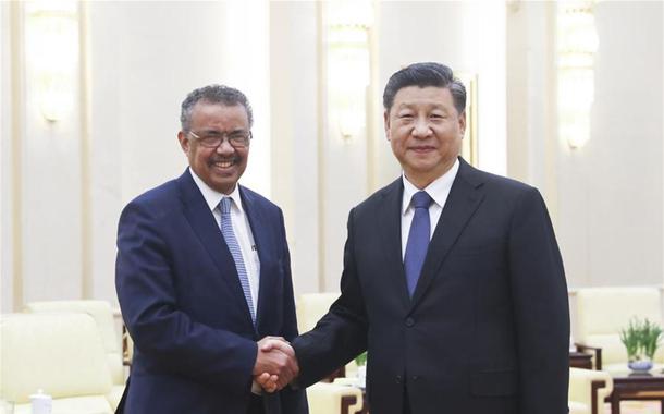 Xi Jinping recebe o diretor-geral da OMS