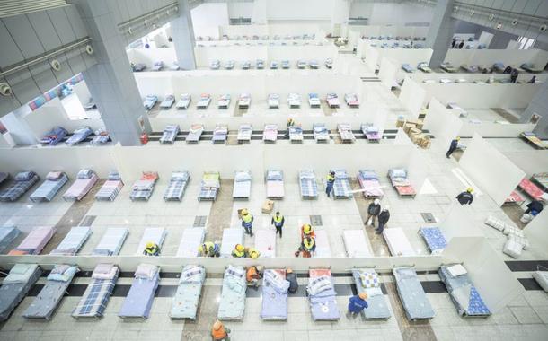 China intensifica construção de hospitais temporários