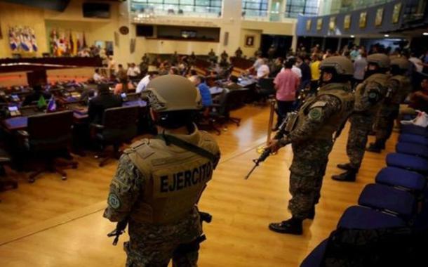 Governo manda exército invadir parlamento em El Salvador