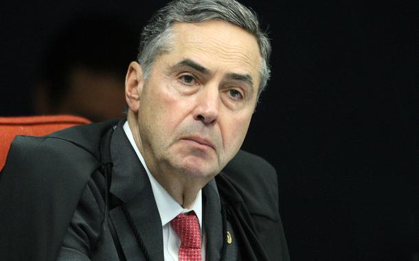 Ministro Roberto Barroso durante sessão da 1ª turma do STF.