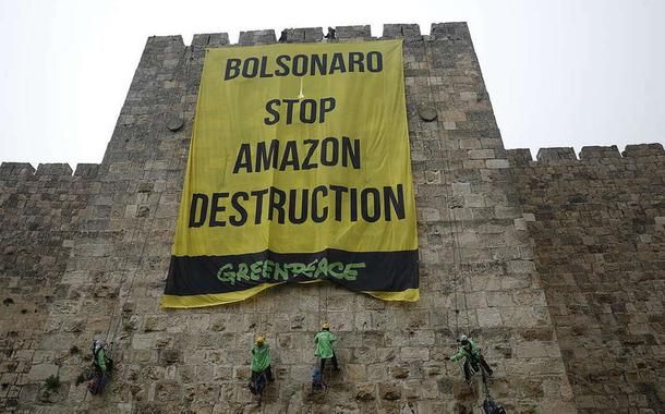 Protesto do Greenpeace contra Bolsonaro em Jerusalém