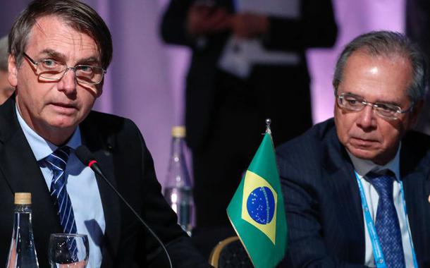 Jair Bolsonaro acompanhado de Paulo Guedes.