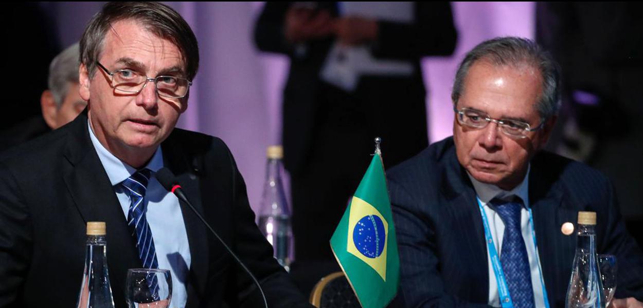 Jair Bolsonaro acompanhado de Paulo Guedes.