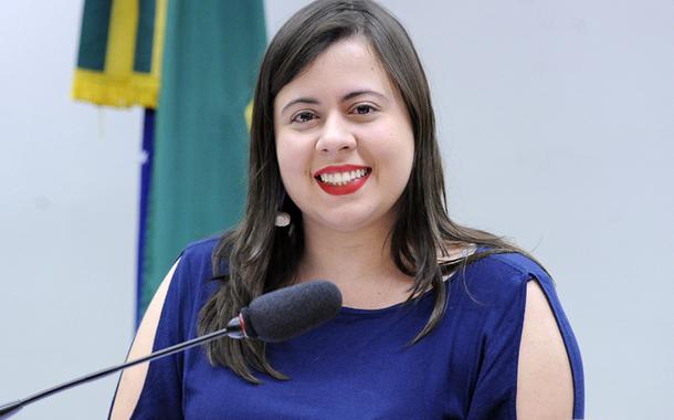 Sâmia Bomfim anuncia pré-candidatura à Prefeitura de SP.