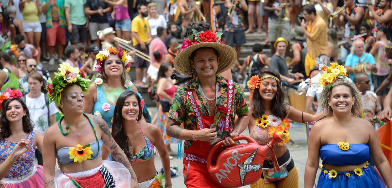 Blocos participam do carnaval do Rio de Janeiro, no centro da cidade