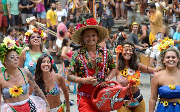 Blocos participam do carnaval do Rio de Janeiro, no centro da cidade