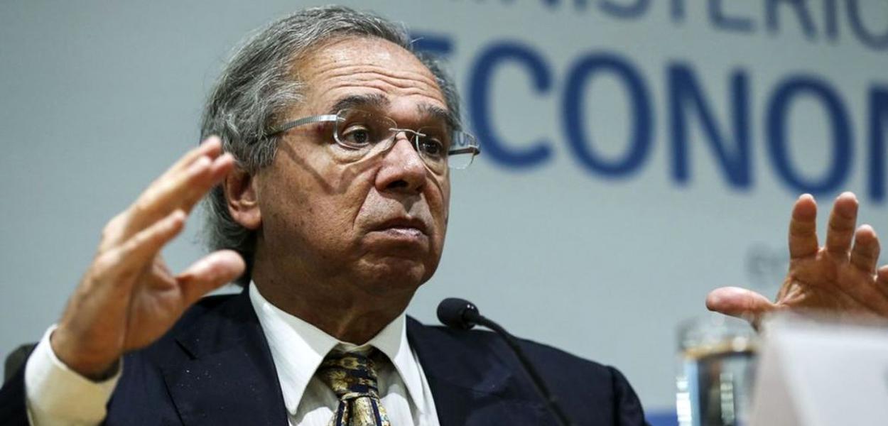 Paulo Guedes sofre processo de fritura