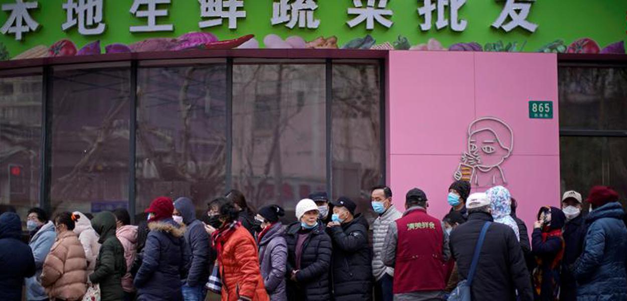 China diz que há riscos de importação de novos casos de Covid-19