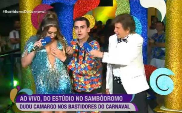Dudu assedia Simony ao vivo