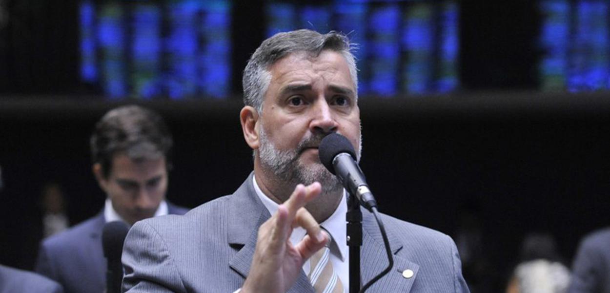 Deputado também alerta para ligação de Jair Bolsonaro com milícias