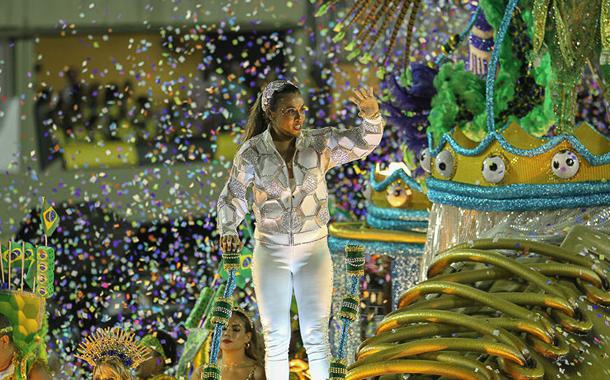 Jogadora Marta é homenageada no carnaval carioca