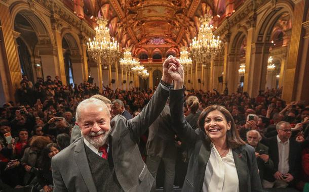 Lula e Anne Hidalgo em Paris