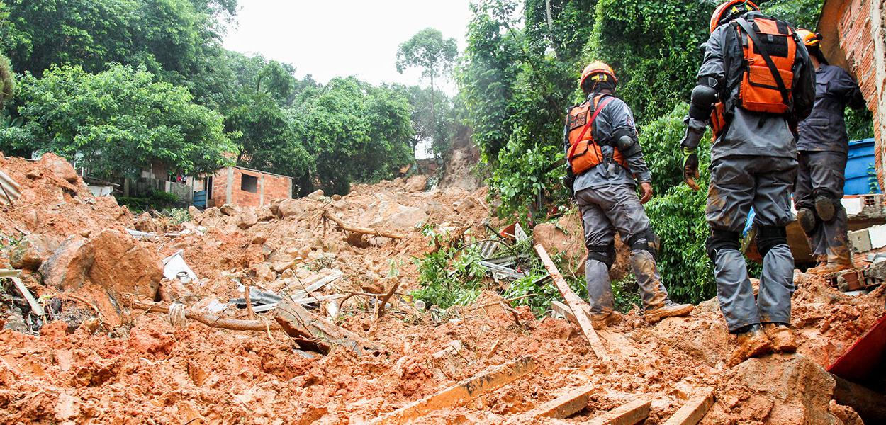 Áreas atingidas pela chuva na Baixada Santista