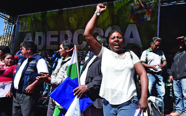 Elena Flores, dirigente cocaleira da Bolívia