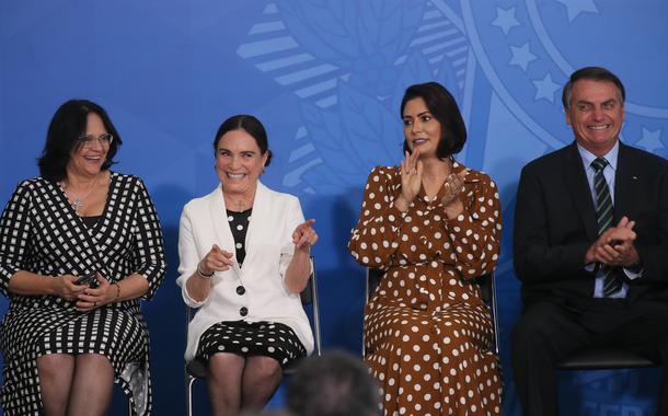 Jair Bolsonaro dá posse à secretária especial da Cultura do Ministério do Turismo, Regina Duarte