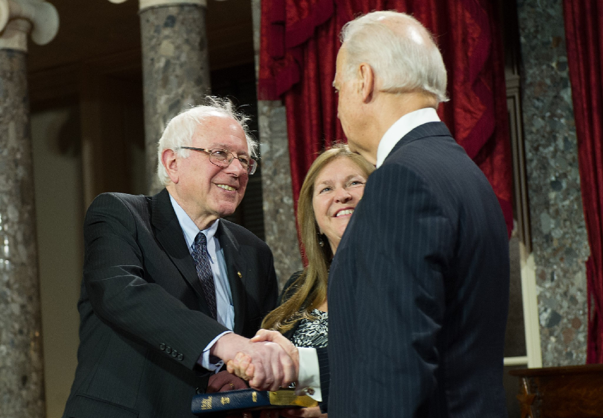 BERNIE SANDERS E JOE BIDEN