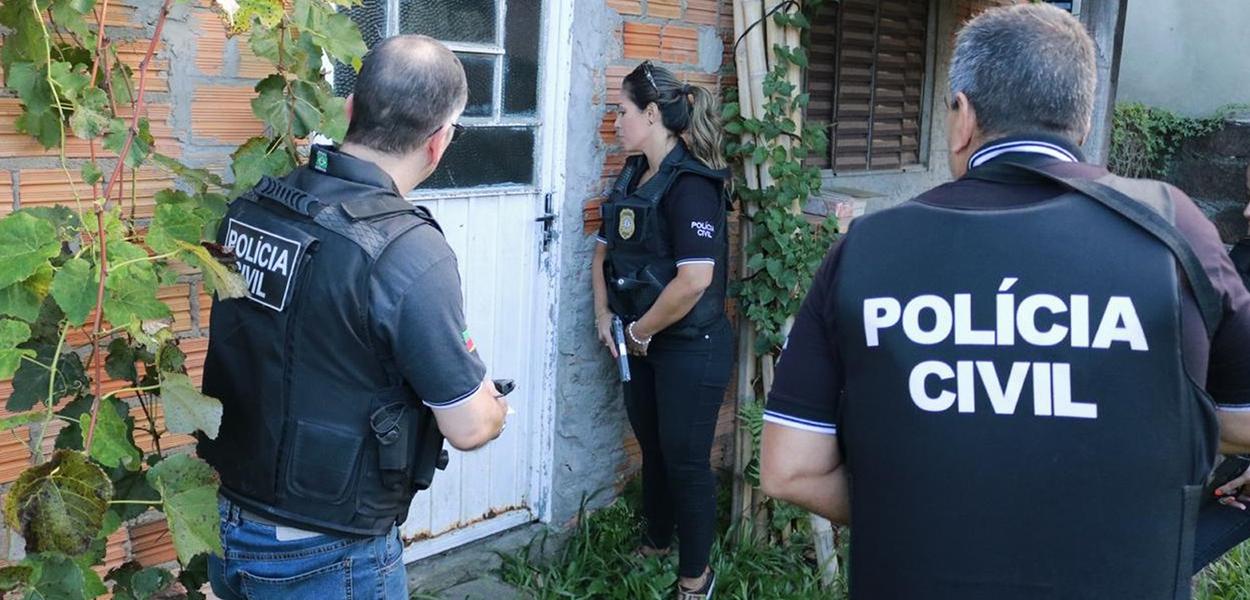 Polícia faz operação para combater violência contra a mulher