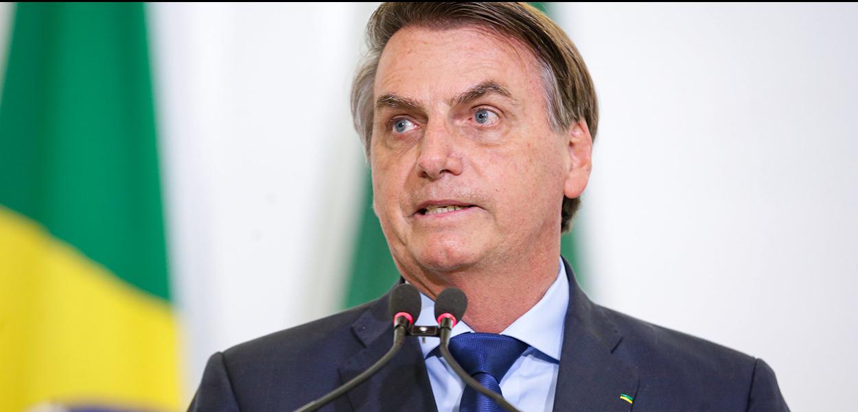 MP investiga suspeita de corrupção em evento evangélico que recebeu Bolsonaro em 2019.