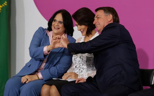 Damares Alves, Michelle Bolsonaro e Jair Bolsonaro